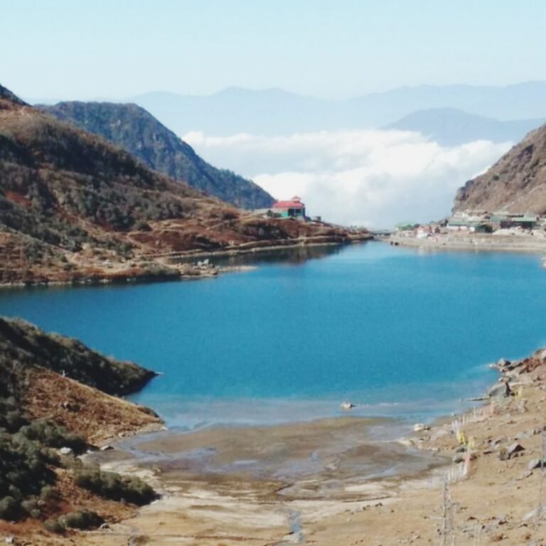 Changu Lake, a lake that changes color with the seasons मौसम के साथ रंग बदलने वाली झील चांगू झील
